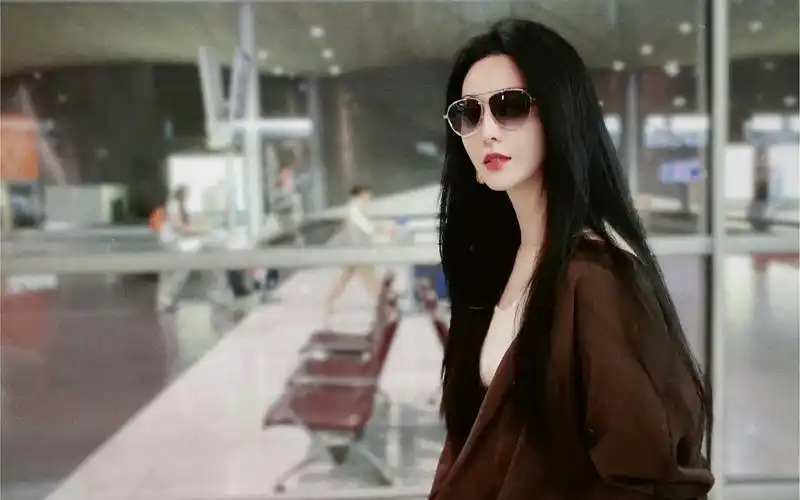 范冰冰巴黎高定周,怪美的