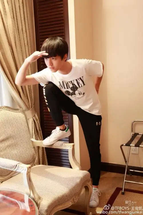 消息tfboys王俊凯跑步后秒变北京瘫大长腿华丽抢镜
