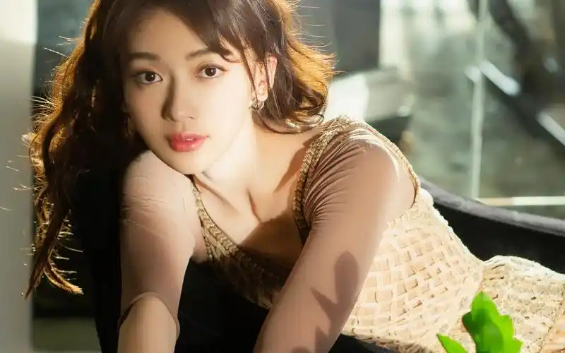 美女明星吴谨言壁纸19