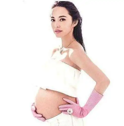 明星孕照,孙俪 杨颖 杨幂 昆凌纷纷上榜,当妈的女人最美.