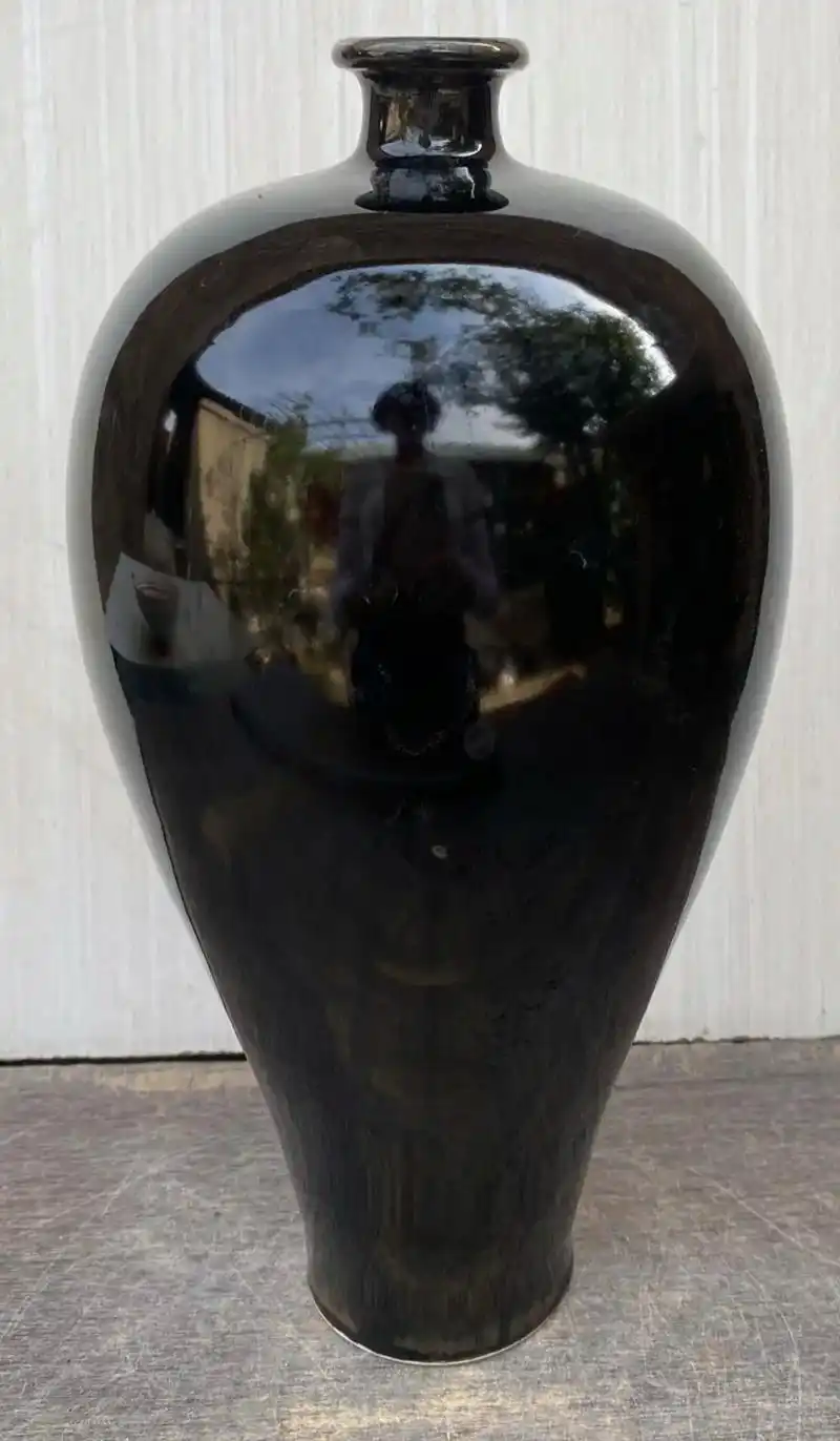 北宋五大名窑之一的定窑黑釉梅瓶 定窑以黑定为珍 - 抖音