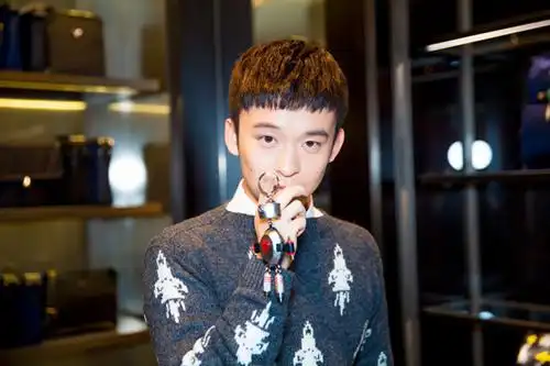 董子健助阵时尚活动 青春潮范受品牌青睐