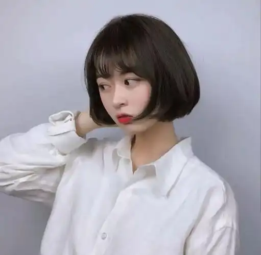 学生头女生短发内扣齐下巴造型清新甜美