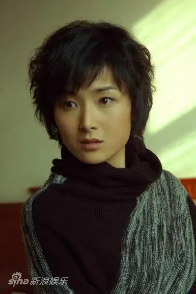 资料图片电视剧神圣使命剧照黄曼饰梅涵