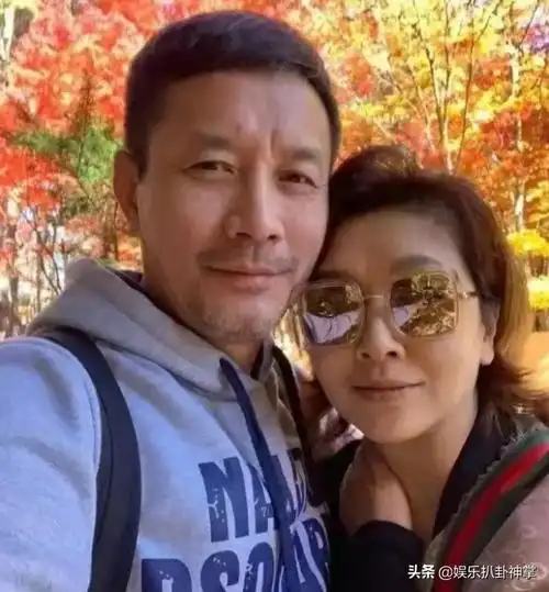 江珊现任丈夫结婚照,比前任靳东还帅,是我们熟悉的演员