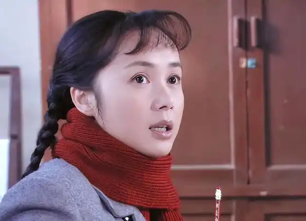 已经56岁的蒋雯丽,如今不再被世界所宽容