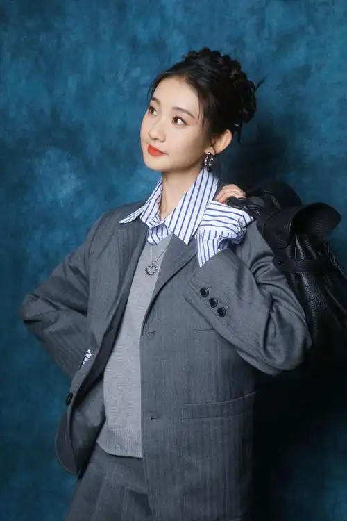 #张艺凡女子推理社#