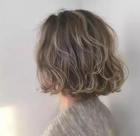 摩根烫洗头后发型会不会消失