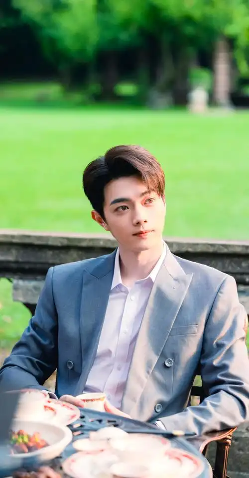 许凯壁纸x姚志明#承欢记#今天的新剧照好美好漂亮的明明009978