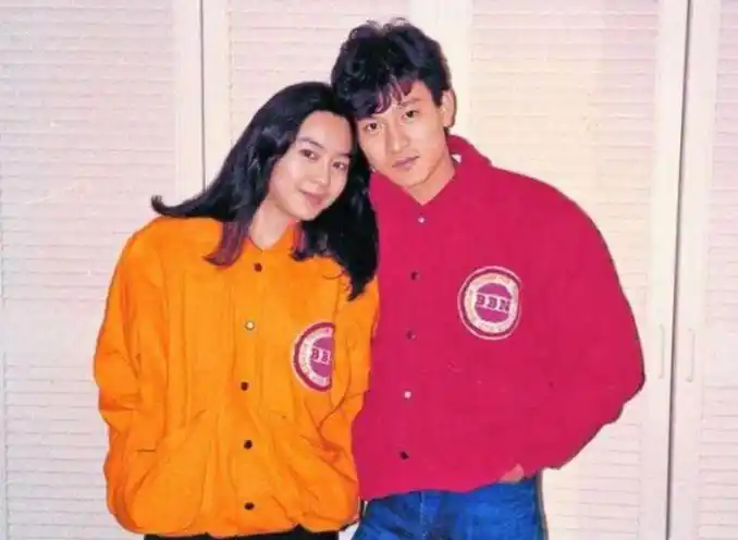 回顾豪门千金朱丽倩携亿万身家嫁给刘德华46岁高龄产子今怎样了