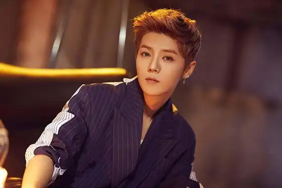 鹿晗个人资料简介及图片