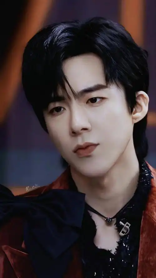 刘宇宁就是帅!就是帅!现代的妆发也帅!