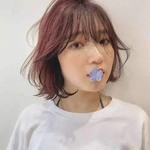 黄头发过时流行发色时髦显白高级(头发黄色2020 年三种发色显白减龄)