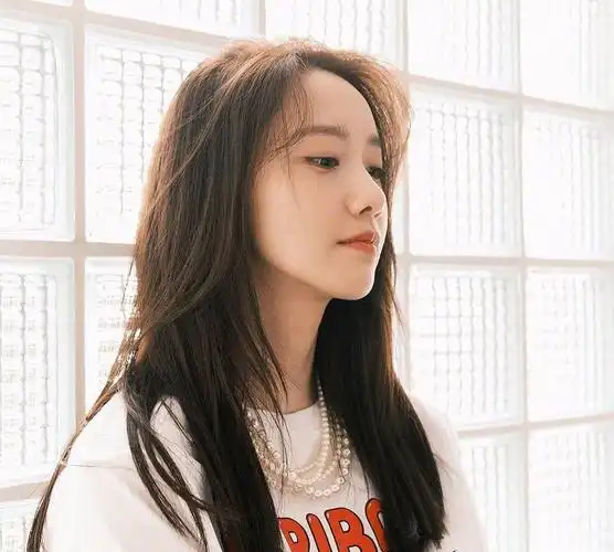 少女时代林允儿更新ins网友不敢相信已经32岁了