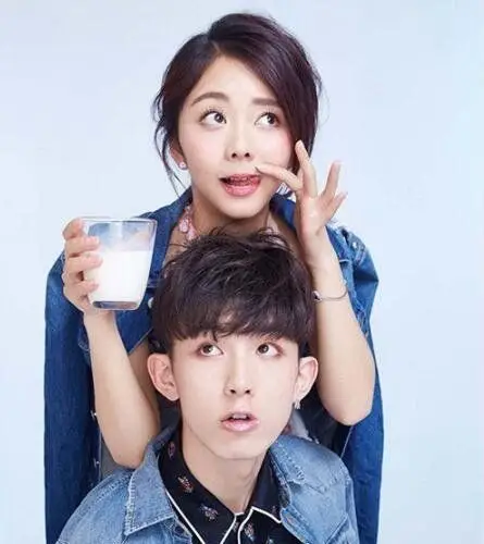 郭俊辰求婚谭松韵两人合作旋风少女剧照私下不是情侣