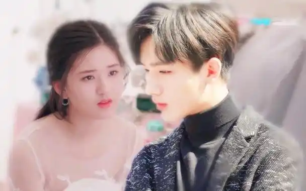 李宏毅疑与女友同居数月,女方清纯身材好,男方曾和赵露思传绯闻