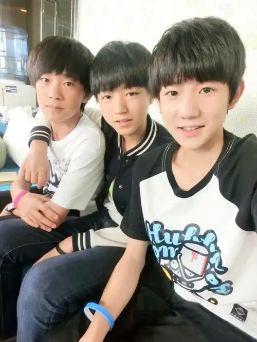 tfboys三人帅气合照 私以为是三只同框如果需要其他