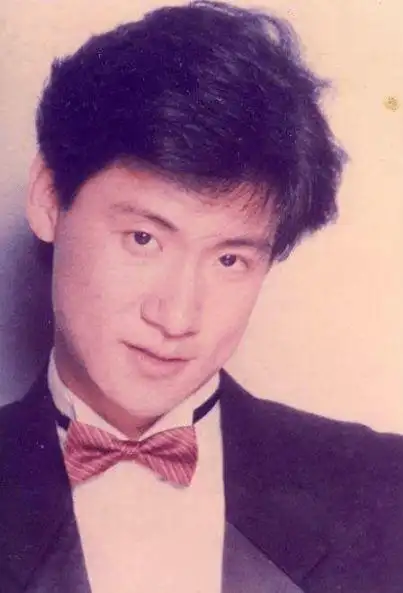 从船员小子到天王,从酗酒被女友甩到歌坛传奇,张学友的起伏人生