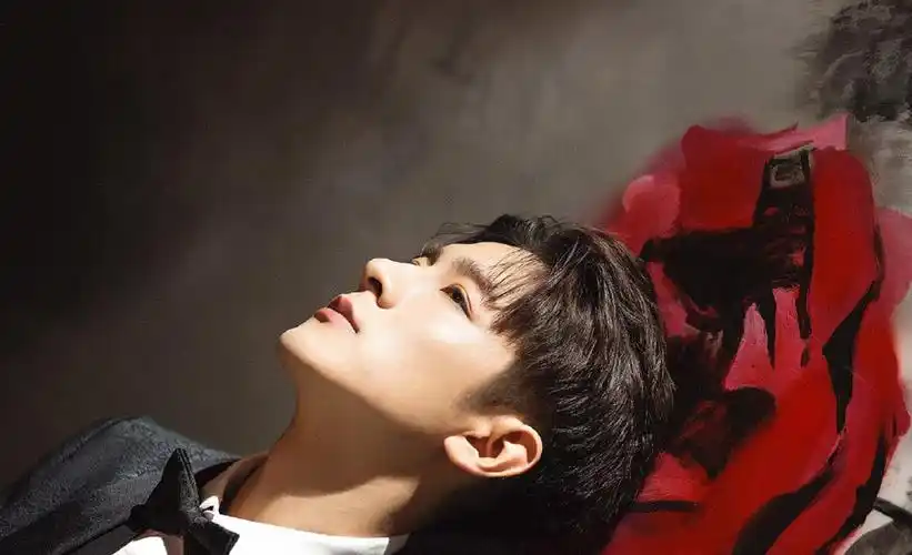 季肖冰时尚百变魅力写真图片