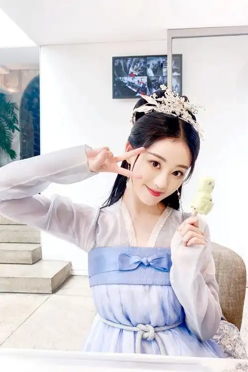 祝绪丹玉笛古韵大片白衣翩翩纯净温柔是魔幻小仙女没错了