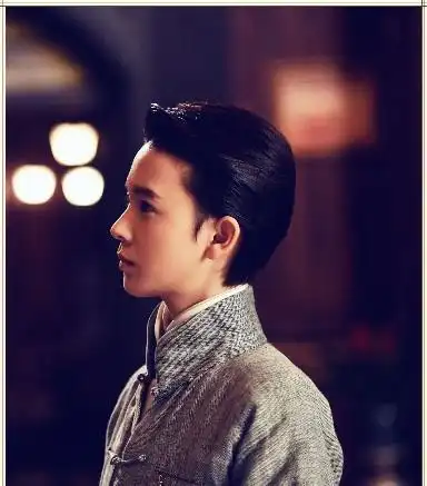 女扮男装的女明星,热巴撞脸黄子韬,林青霞霸气,而她是最帅的!