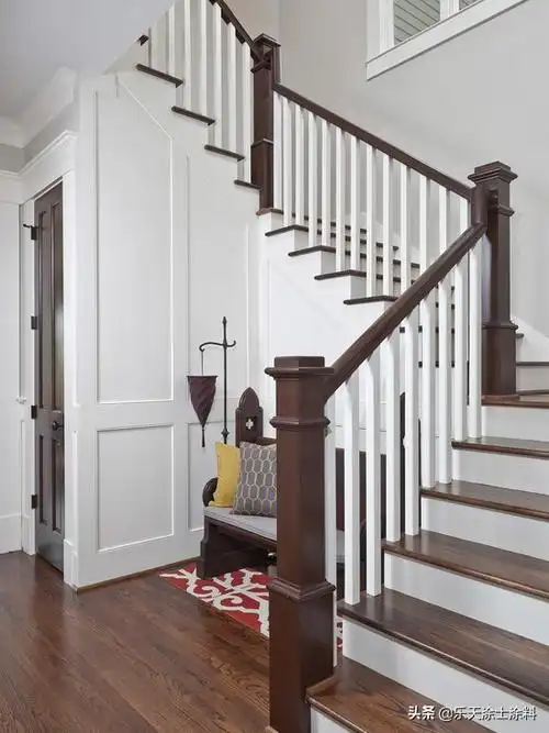 楼梯扶手起步柱图片(木楼梯扶手柱子尺寸)