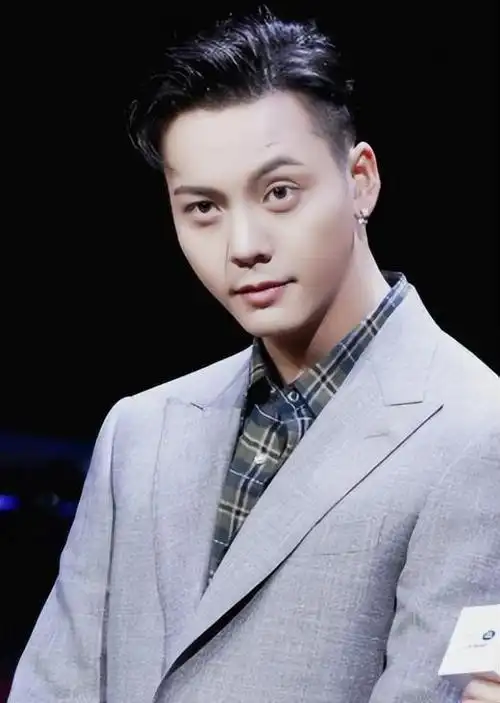 陈伟霆个人简介撩妹高手陈伟霆