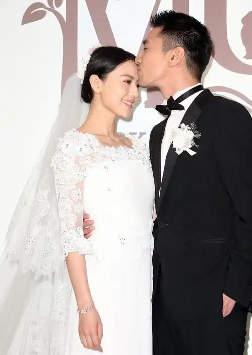 赵又廷宣布喜讯,与冯绍峰如出一辙,高圆圆生产地引热议