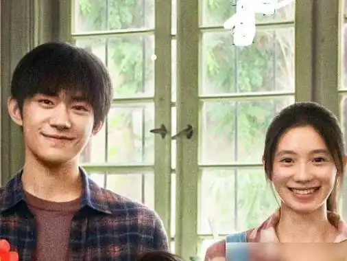 易烊千玺和刘浩存同框穿情侣礼服站位超甜身高差配一脸