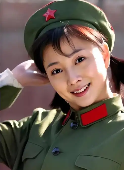 土味大美女殷桃,年轻时没发现有多美,中年后颜值开始逆袭_金鹰_状态