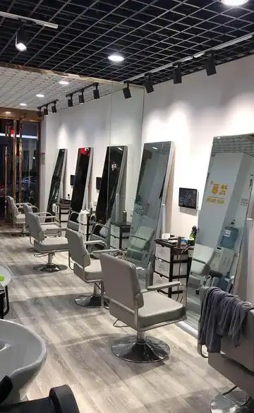 扬州大学农学院旁金林苑门口理发店转让