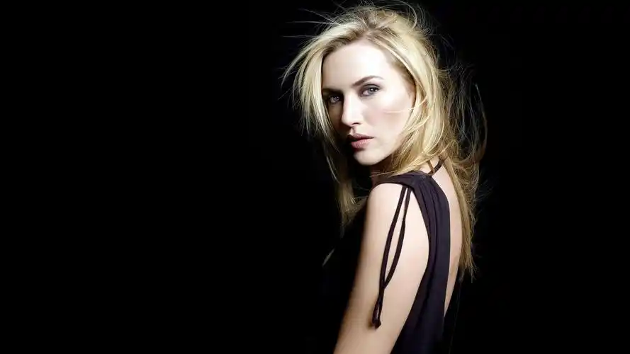 id-933119-穿黑色小礼服的金发美女-凯特99温斯莱特高清大图