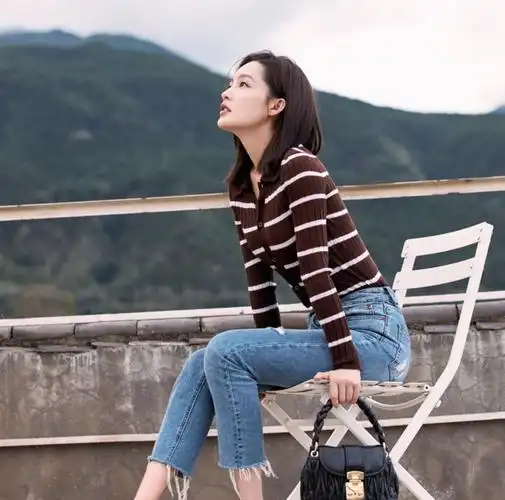 李沁明星同款条纹针织开衫女春秋新款时尚翻领毛衣修身显瘦小外套