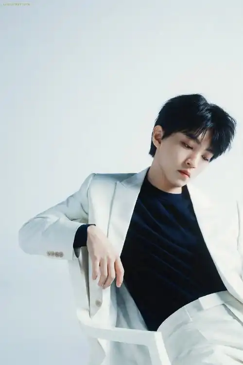 王俊凯杭州#  欣赏一些氛围感帅哥  @tfboys-王俊凯