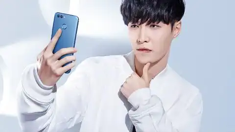 张艺兴代言华为 nova 2 发布