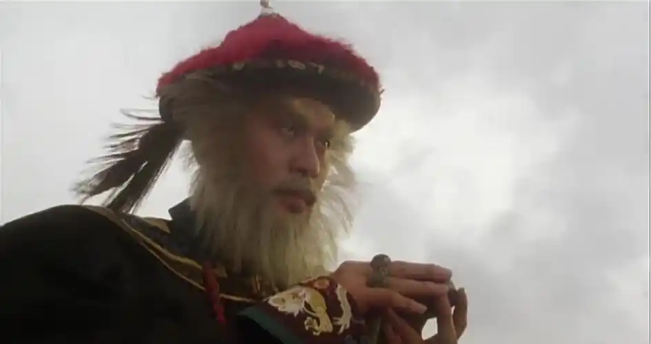 1.鹿鼎记周星驰版:鳌拜出巡搞得比皇上还隆重,出手重创天地会