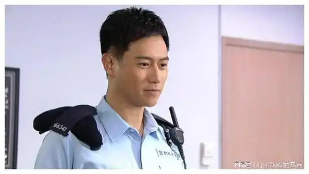 港星"最帅姜子牙"近照曝光,满脸横肉中年发福,周慧敏激动留言