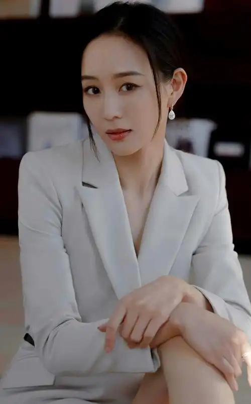 张钧甯高清淡雅时尚写真,娇俏可人!__财经头条