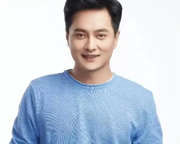 云飞:成名后跟妻子感情破裂,离婚后遇到真爱,生活幸福