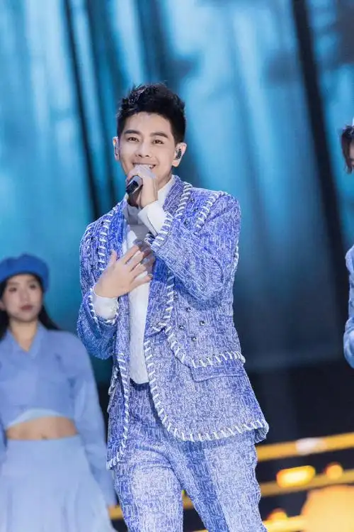 #林志颖官宣加盟华纳音乐#