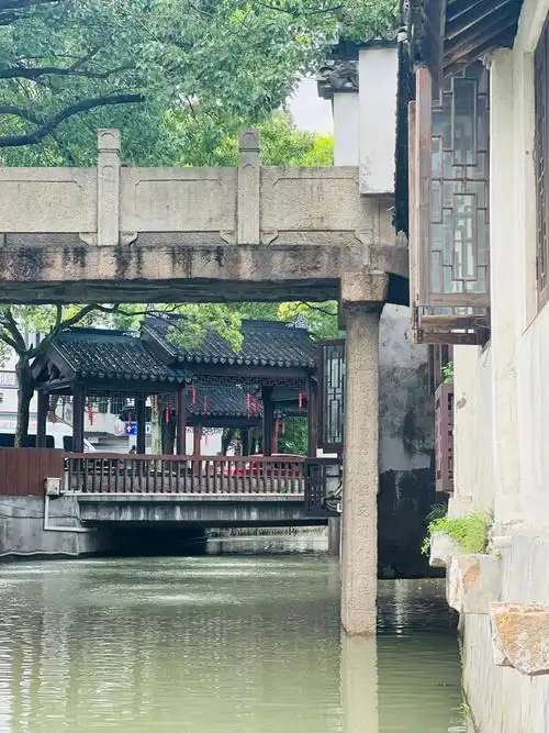 雨过天晴的庄行老街