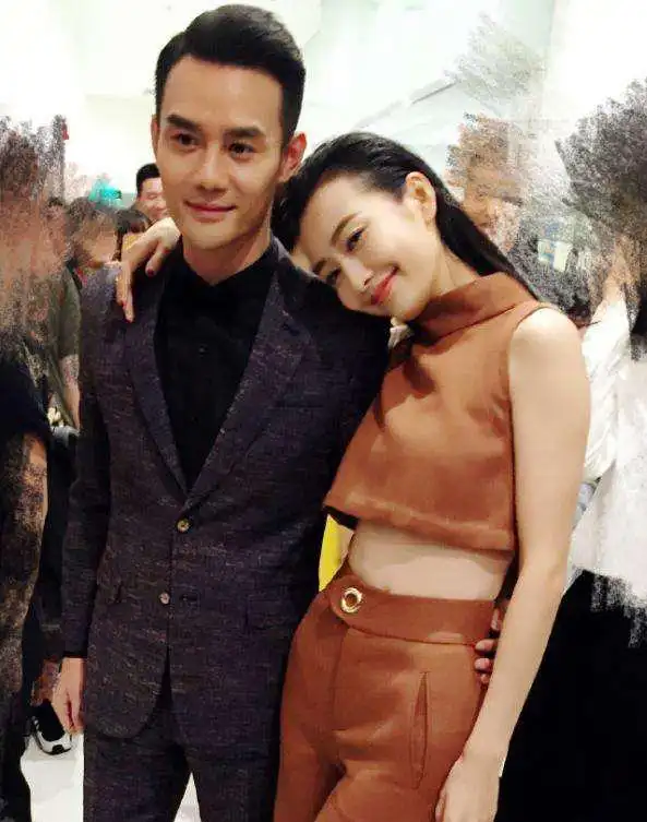 王凯否认与王鸥相恋,一个动作却暴露两人的关系,网友留言存疑点