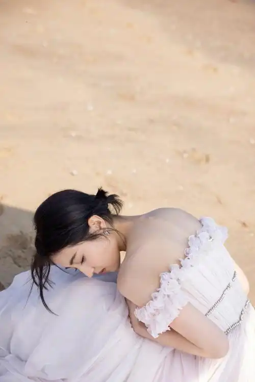 张子枫海边氛围感大片##第34届金鸡奖开幕式