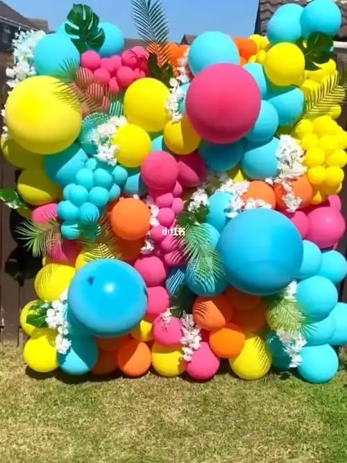 七彩气球墙吸睛打卡拍照利器