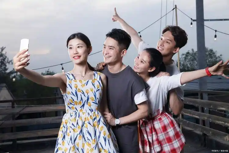 多人合照怎么拍才能突出大家的美?_情况_自然_镜头