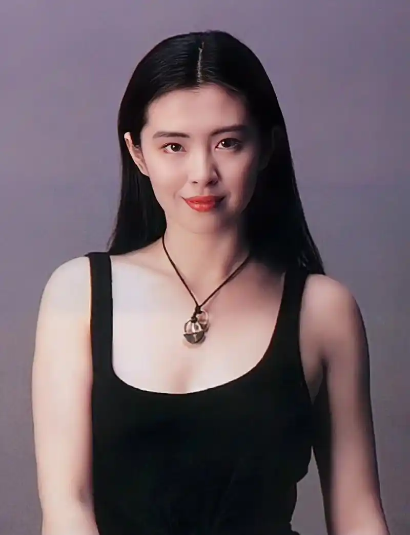 女神的每日之秀 #王祖贤#黑色系#神仙颜值#完美身材 - 抖音