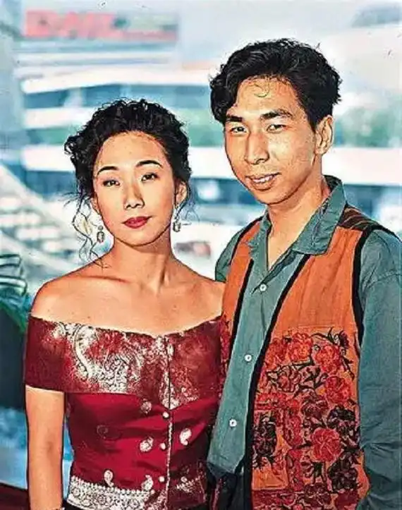 林忆莲:32岁嫁李宗盛,和初恋重燃旧爱,53岁和小11岁男友分手