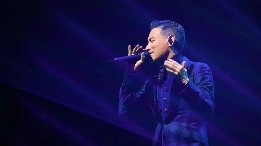 这一次,张学友重返上海舞台,演唱会成功开启,带来天王演出