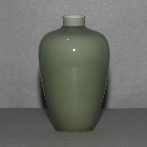 典荣陶瓷纯色高温窑变豆青釉梅瓶古玩收藏家居气泡六字青花底款