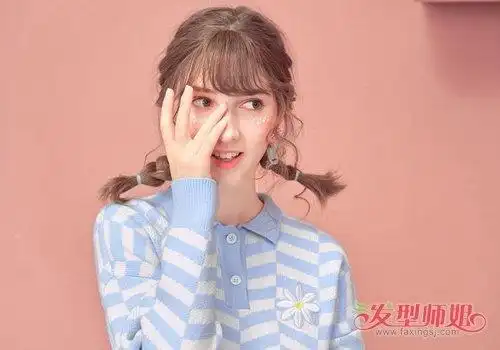 年轻女生双麻花辫的六种演绎 传统编发结合流行元不要太好看_发型师姐